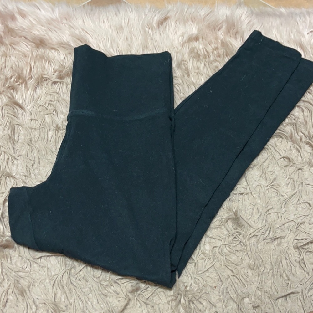 Pink Victoria’s Secret yoga pants